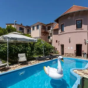 Hotel Illes, Szegedin